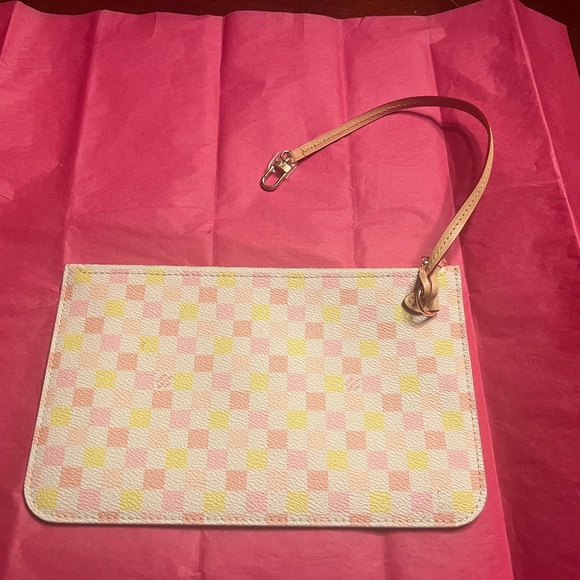 New Louis Vuitton Pouch/Wristlet - Picture 1 of 4